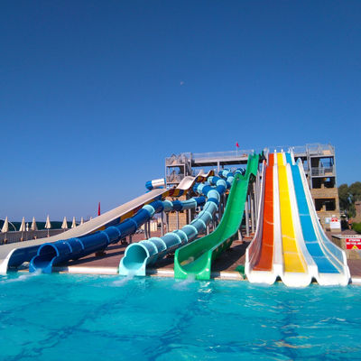 Giá tốt. Outdoor Fiberglass Water Park Slide with 6-8mm Thickness and Customized Size for Long Service Life Over 10 Years trực tuyến
