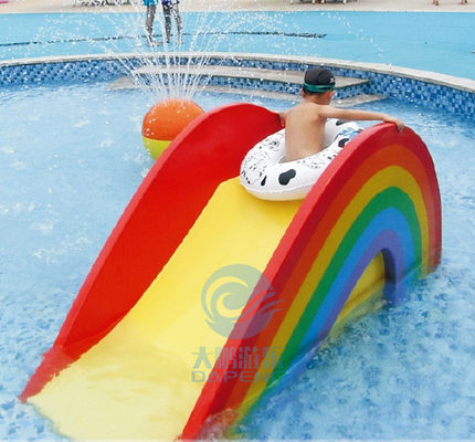 Giá tốt. Rainbow Mini Splash Pad Children Fibreglass Water Slides Height 1.1m Width 0.6m trực tuyến