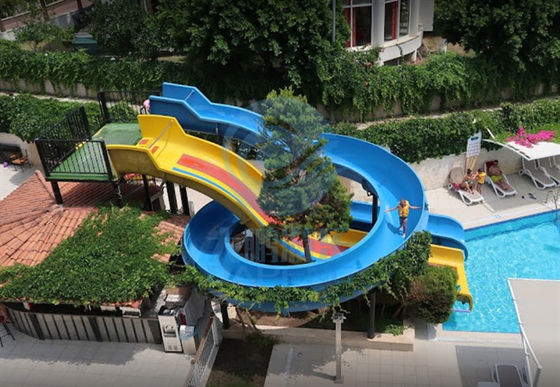 Giá tốt. OEM Bể bơi Water Slide Fiberglass chống mờ Spray Ground Pool Slide trực tuyến