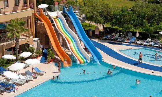 OEM Outdoor Multi Fiberglass Slide Set cho sân chơi công viên giải trí nước