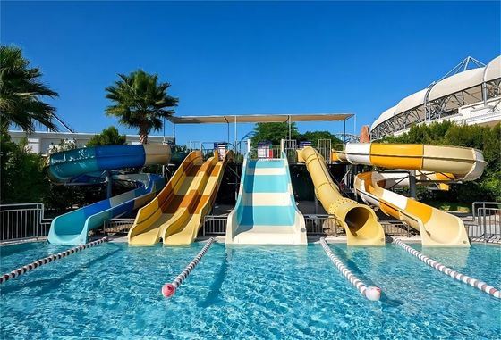 Giá tốt. OEM Aqua Park sân chơi Bể bơi Thiết bị hồ bơi thủy tinh slide bán trực tuyến