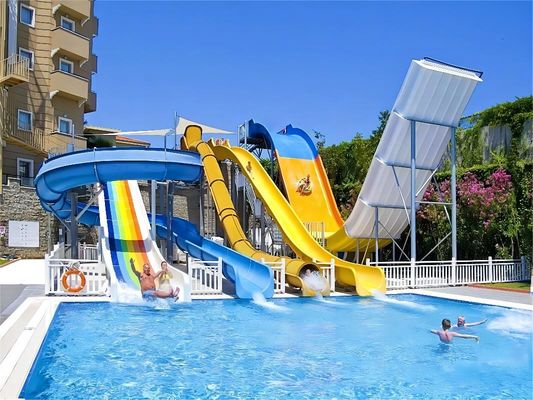 Giá tốt. Công viên nước chơi nước giải trí thiết bị phun nước băng trượt thủy tinh sợi trực tuyến