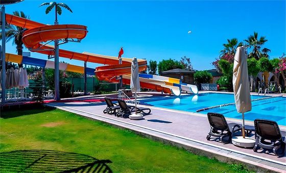 Giá tốt. ODM Thiết bị công viên nước trong nhà Bể bơi Slide sợi thủy tinh trực tuyến