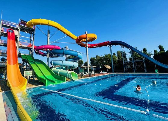 Bể bơi Aqua Park Thang thủy tinh