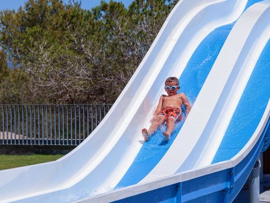 Giá tốt. Đồ chơi ngoài trời giải trí công viên nước Thiết bị slide sợi thủy tinh cho hồ bơi trực tuyến