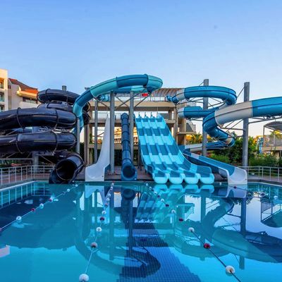 Giá tốt. Công viên nước Aqua Playground trò chơi ngoài trời Bể bơi Slide Sợi thủy tinh Để bán hồ bơi trực tuyến