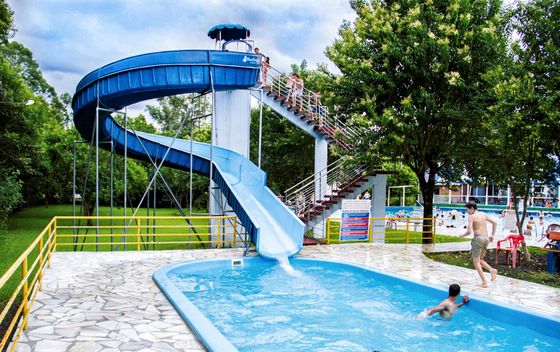 Công viên nước trò chơi Bể bơi Thiết bị hồ bơi 3-5m cao slide sợi thủy tinh cho trẻ em