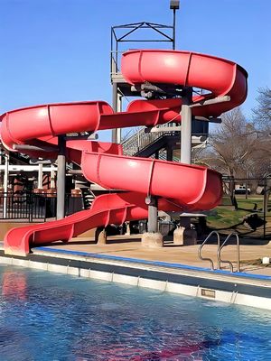 Giá tốt. Bể bơi Trò chơi Phiêu lưu nước Thiết bị chơi Spiral Fiberglass Slide trực tuyến