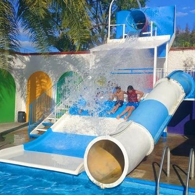 Nước giải trí phun nước Công viên Khu vực trẻ em Bể bơi Máy trượt nước sợi thủy tinh