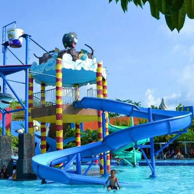 Giá tốt. Trẻ em trong bể bơi dưới đất đi bộ băng trượt nước bằng sợi thủy tinh cho công viên nước trực tuyến