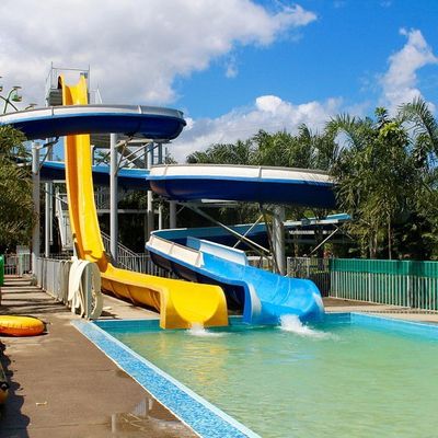 Giá tốt. High Speed Racing Fiberglass Water Park Slide with 6-8mm Thickness and Over 10 Years Service Life trực tuyến