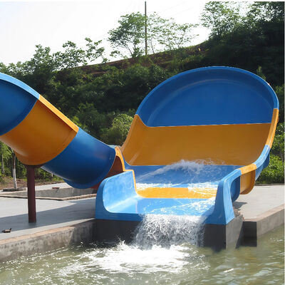 1.9 M Mini Boomerango Water Slide Sợi thủy tinh đầy màu sắc Tùy chỉnh cho thiết bị công viên nước ngoài