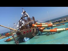 Khu vui chơi dưới nước Aqua Park dành cho trẻ em nổi tiếng, hồ bơi tàu cướp biển, cầu trượt với khu vực văng nước